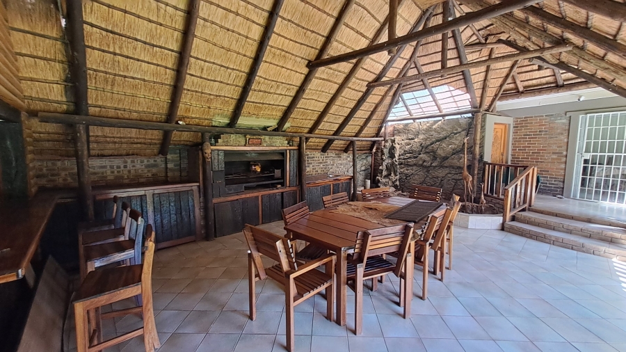 5 Bedroom Property for Sale in Fichardt Park Free State